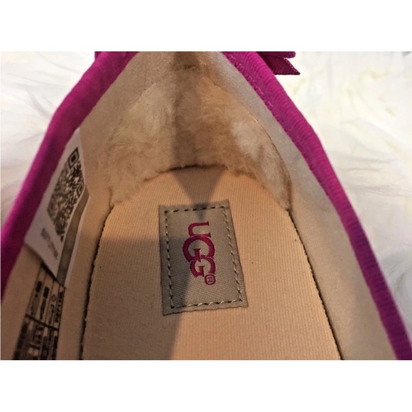 NWOB Ugg Pure K Tassy Eyelet Flats in Pink. Size 6 Girls/Women's 8 - Picture 5 of 11